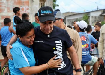 Alcaldía de Barranquilla continua entregando ayuda a 700 familias afectadas por las lluvias