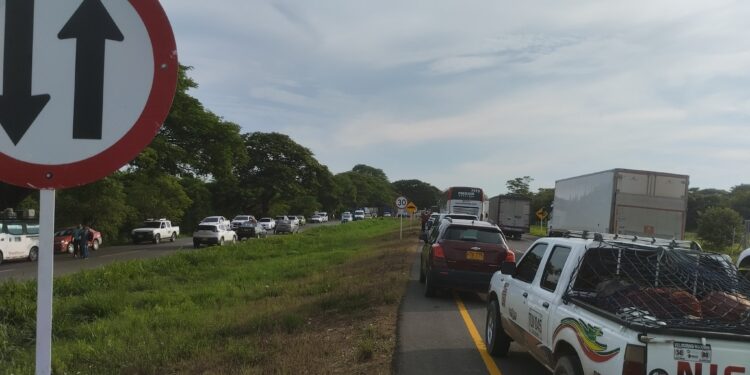 Transportadores de Valledupar se sumaron al paro nacional de camioneros bloqueando varias vías del Cesar