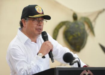 Admiten tutela contra Gustavo Petro por llamar a periodistas ‘muñecas de la mafia’