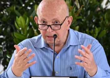 “Les permitirá reflexionar sobre su camino”: Otty Patiño sobre suspensión de diálogos con el ELN