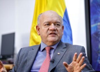 Presidente de la Corte Constitucional asegura independencia judicial ante presiones públicas y críticas de Petro