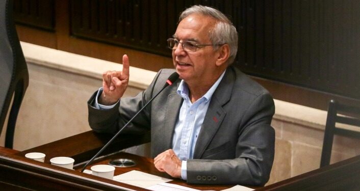 Presupuesto de 2025 será decretado por $523 billones tras hundimiento en el Congreso