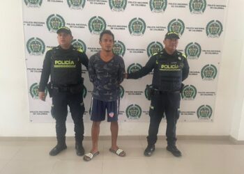 Capturan a sujeto que con arma cortopunzante agredió en el rostro a un policía en Riohacha