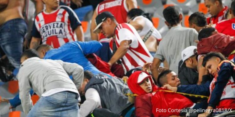 Más de 20 heridos dejan desmanes en el Estadio Atanasio Girardot de Medellín durante encuentro Junior Vs Nacional