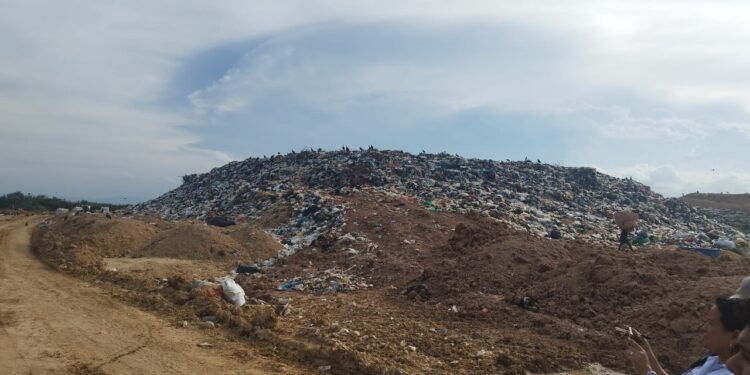 Comunidades wayuú completan tres días de bloqueo en el relleno sanitario de Maicao