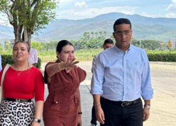 Gobernador Jairo Aguilar reafirma la necesidad de establecer un Cenaf en La Guajira