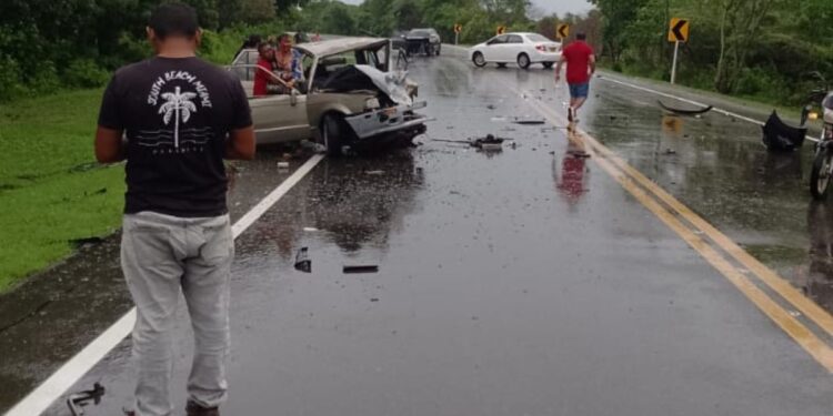 Accidente de tránsito en la vía Carraipia – Maicao dejo varias personas heridas