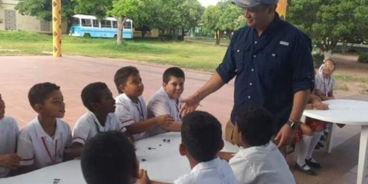 El gobernador y el secretario de Educación Departamental visitaron la Institución Roque de Alba