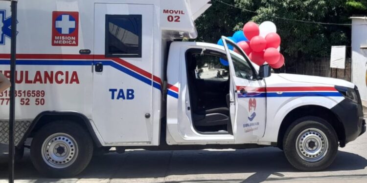 Mediante alianza público privada hospital de Albania recibió una nueva Ambulancia