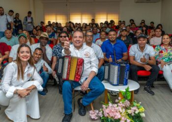 Con la Maestría de Cocha Molina Uniguajira potencia nuevos talentos del acordeón