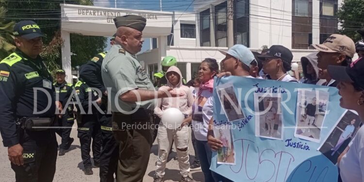 Familiares del joven que murió en hechos confusos la madrugada del domingo claman justicia