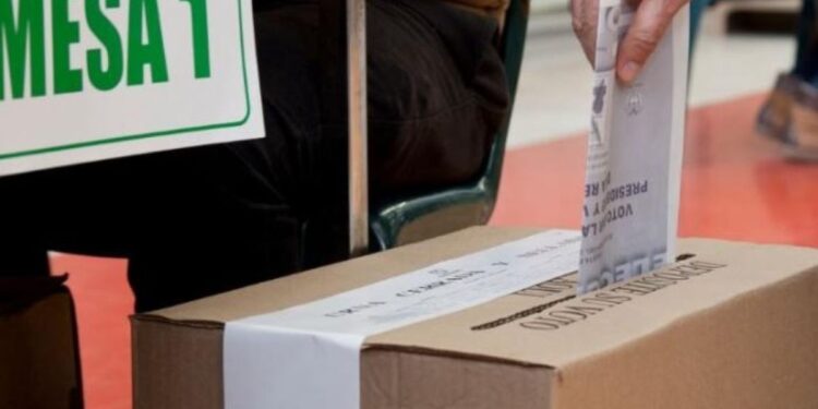 El voto obligatorio en la democracia colombiana