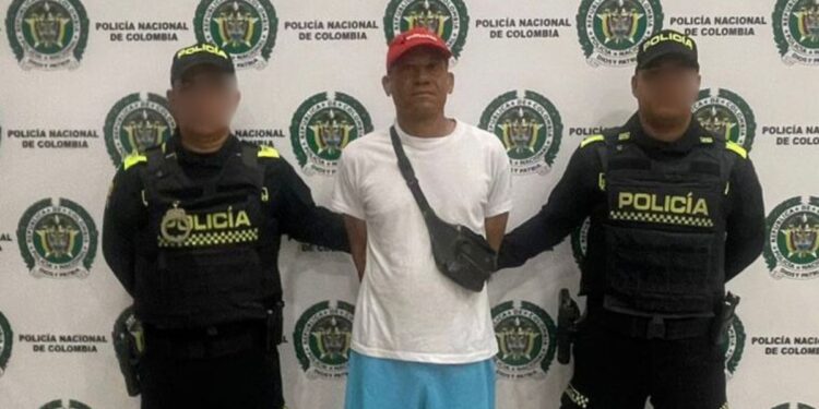 Capturan a un hombre con 70 cigarrillos de marihuana y 42 dosis de base de coca en Riohacha