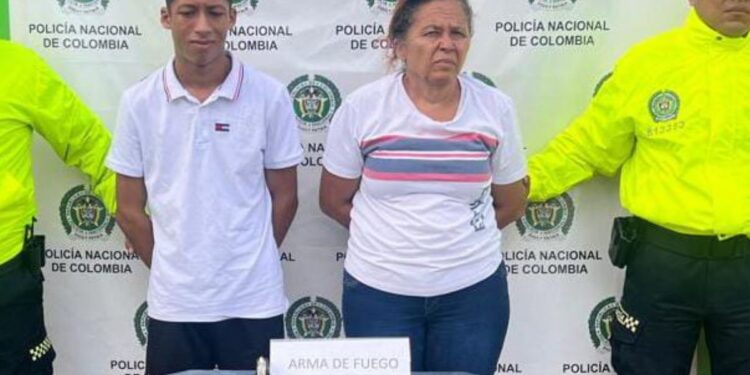 Capturan a un hombre y una mujer portando un arma de fuego sin salvoconducto en Maicao