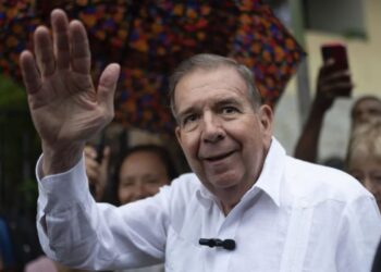 Edmundo González, líder opositor venezolano recibe asilo político en España tras huir de la persecución chavista