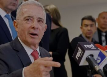 Uribe critica reforma tributaria de Petro: «Atenta contra el emprendimiento y la equidad»