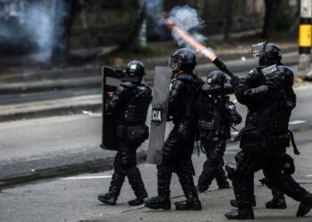 Gustavo Petro firmó decreto que regula uso de la fuerza policial