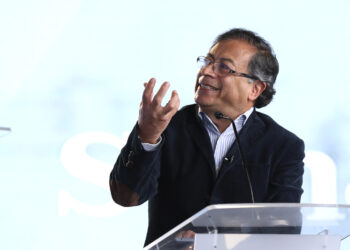 Petro señala al Banco de la República como responsable del aumento de la deuda interna del país