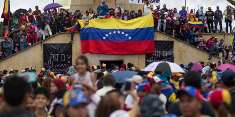 Más del 80% de los migrantes venezolanos desea permanecer en Colombia, según el Dane