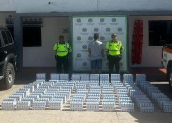 Capturan a un hombre que transportaba 61.000 cajetillas de cigarrillos de contrabando en Maicao