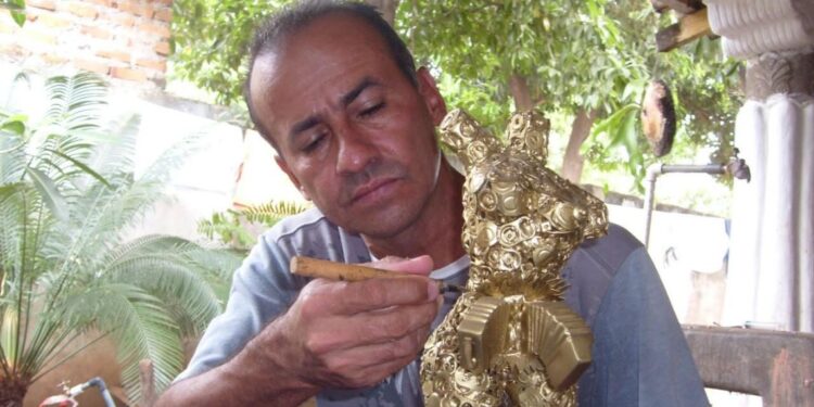 Manuel José Rincón Pico, autor de los monumentos al acordeón, la caja, y la guacharaca más grandes del mundo