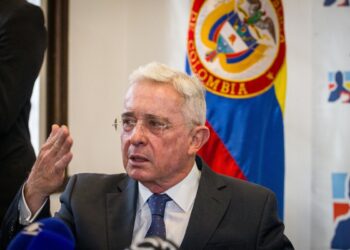 Defensa de Álvaro Uribe interpone tutela contra Juzgado 44 por violación del derecho al debido proceso