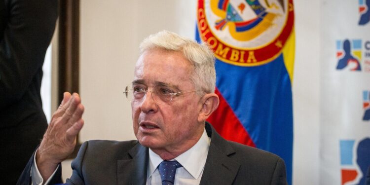 Defensa de Álvaro Uribe interpone tutela contra Juzgado 44 por violación del derecho al debido proceso