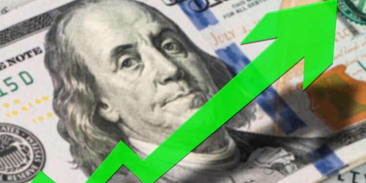 Dólar se acerca a los $4.300 en Colombia