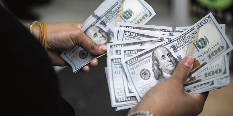 Dólar alcanzó su valor más alto del año: $4.293,91