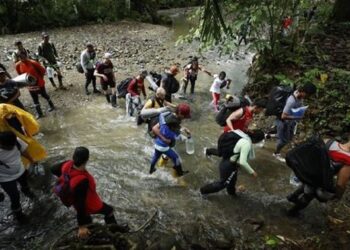 Gobierno panameño multará a los extranjeros que entren irregularmente por la frontera con Colombia