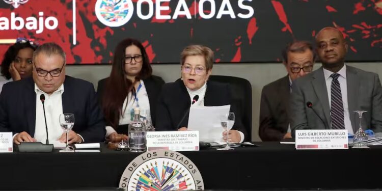 Estrategia del Ministerio de Trabajo busca reconversión laboral frente a la automatización de la inteligencia artificial
