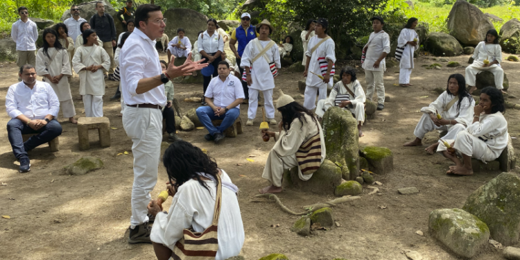 Indígenas del pueblo kogui en Dibulla se benefician con plan de identificación de la Registraduría Nacional