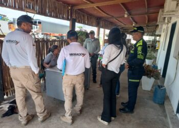 Policía verifica registro de ciudadanos extranjeros en sitios de hospedaje en Maicao     