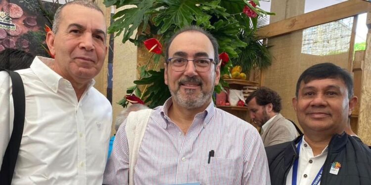 Director de Corpoguajira  promueve en la COP16  la ‘Guía de Aves de La Guajira’