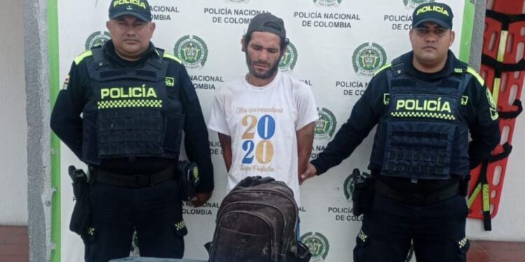 Capturan a una persona con 1.053 gramos de base de coca en el municipio de Maicao