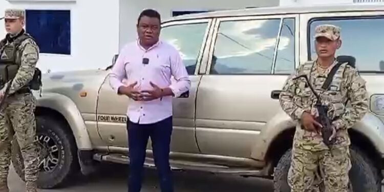 Ejercito rescató a funcionarios del ICBF y el vehículo donde se desplazaban