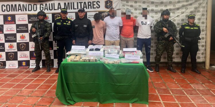 Capturan en el Cesar a cinco presuntos integrantes de ‘Los Látex’, dedicados al hurto de datos personales