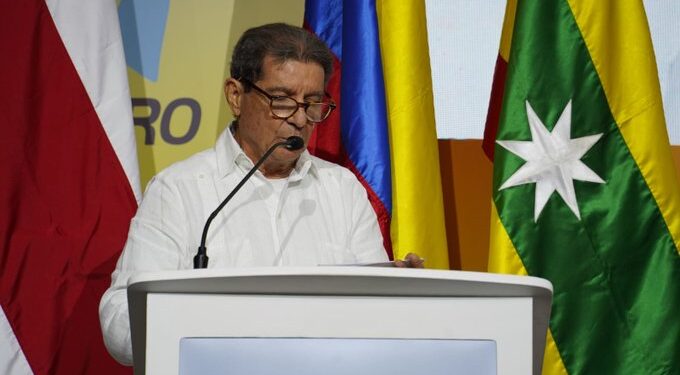 José Félix Lafaurie continuará en el equipo  negociador del Gobierno nacional con el ELN