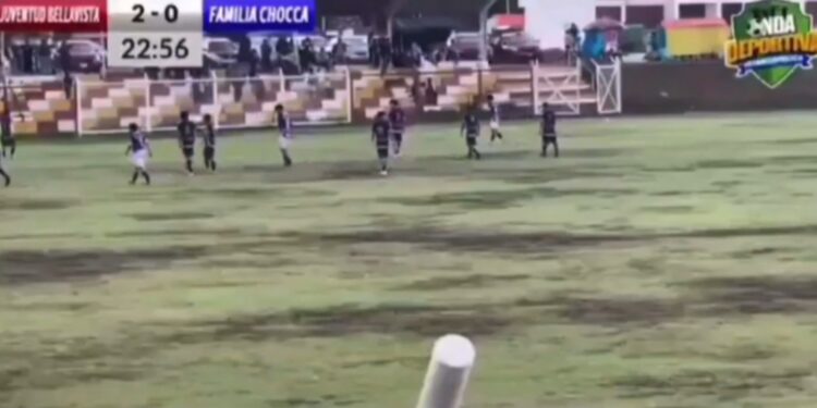 Tragedia en Huancayo: futbolista muere tras impacto de rayo en plena cancha en Perú