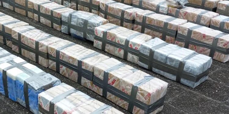 Armada de Colombia lideró la incautación de 225 toneladas de cocaína en operación internacional
