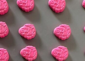 En vías de Bolívar hallan 130 dosis de droga sintética con la cara de Pablo Escobar