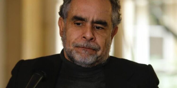 Armando Benedetti reveló que se encuentra en rehabilitación por consumo de drogas y anuncia su renuncia a la FAO