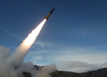 Ucrania lanza por primera vez misiles de largo alcance contra territorio ruso
