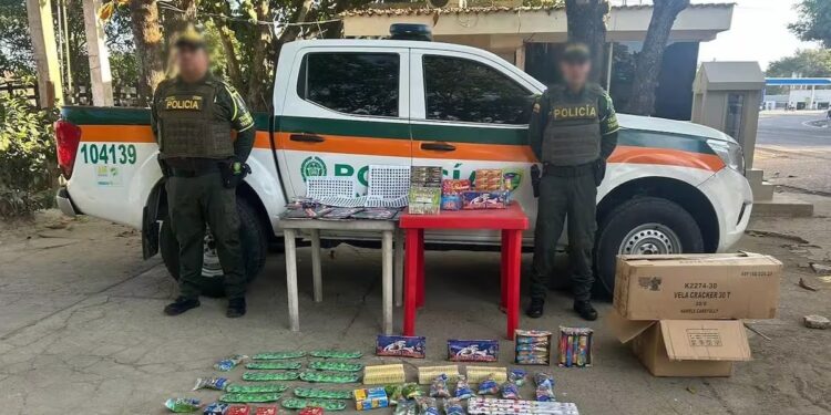 Policía incautó 700 unidades material pirotécnico en vías de Córdoba