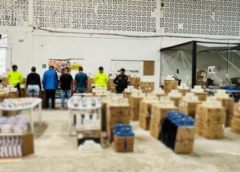 Policía Fiscal y Aduanera incautó más de 700.000 unidades de medicamentos falsos hechos con levadura y bicarbonato