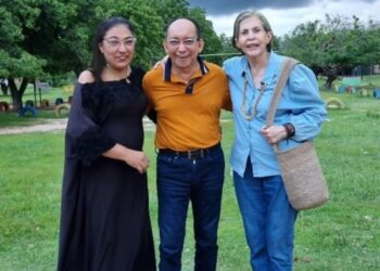 Debió ser músico, fue lustrabotas y hoy politólogo