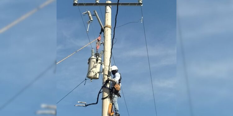 Comunidad wayuú recupera energía tras instalación de nuevo transformador