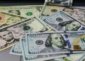 Dólar en Colombia volvió a romper la barrera de los $4.400 este martes tras anuncios de Trump sobre aranceles