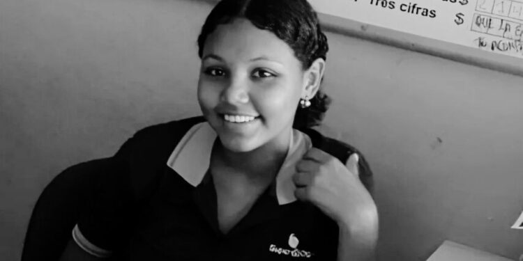 Ofrecen $40 millones de recompensa por autores de crimen de la joven trabajadora de SuperGiros