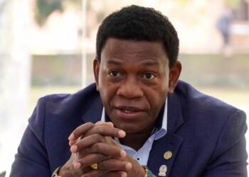Viceministro del Deporte, Manuel Palacios, es investigado por posibles irregularidades en contrato de Invías